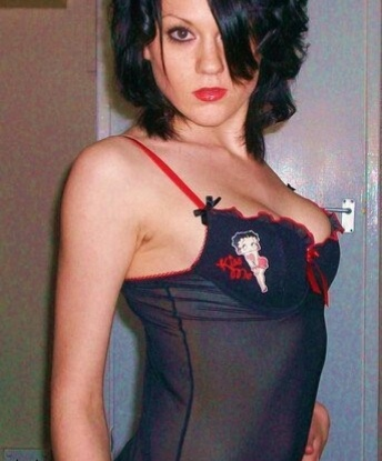 Оксана, 24 года, 2 размер груди